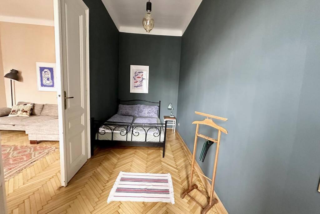 Ruhige & Grosse Altbauwohnung 7Min Zum Zentrum Bécs Kültér fotó